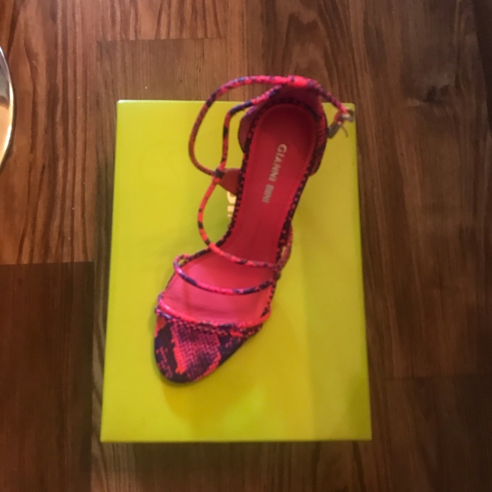 Gianni Bini size 9 heels